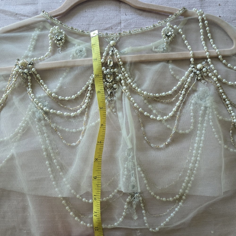 Ivory capelet shawl - Picture 9 of 11